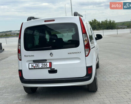 Белый Рено Кенгу, объемом двигателя 1.5 л и пробегом 240 тыс. км за 12700 $, фото 13 на Automoto.ua