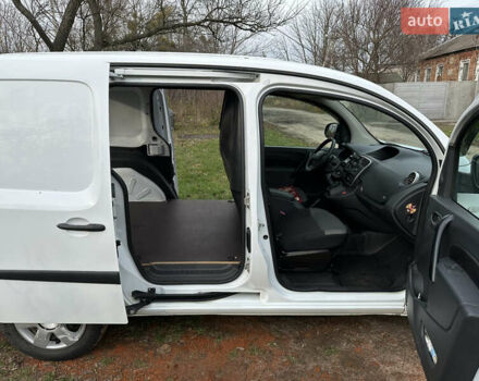 Белый Рено Кенгу, объемом двигателя 1.46 л и пробегом 177 тыс. км за 9200 $, фото 12 на Automoto.ua