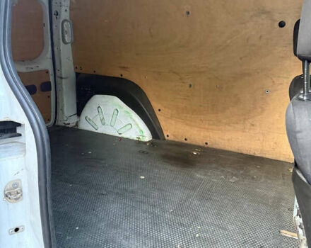 Белый Рено Кенгу, объемом двигателя 1.46 л и пробегом 269 тыс. км за 7700 $, фото 8 на Automoto.ua