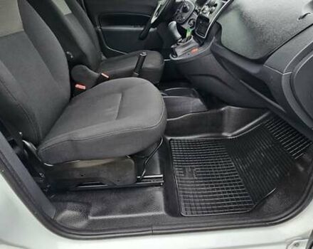 Білий Рено Кєнгу, об'ємом двигуна 1.46 л та пробігом 131 тис. км за 13300 $, фото 38 на Automoto.ua