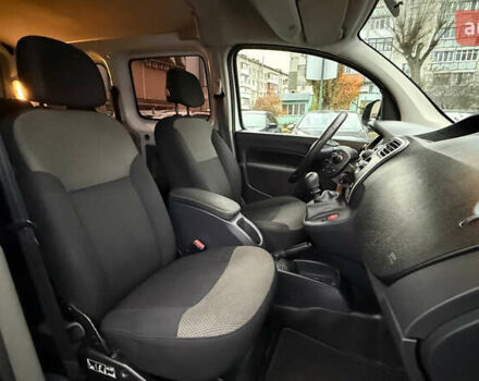 Белый Рено Кенгу, объемом двигателя 1.46 л и пробегом 131 тыс. км за 11900 $, фото 22 на Automoto.ua