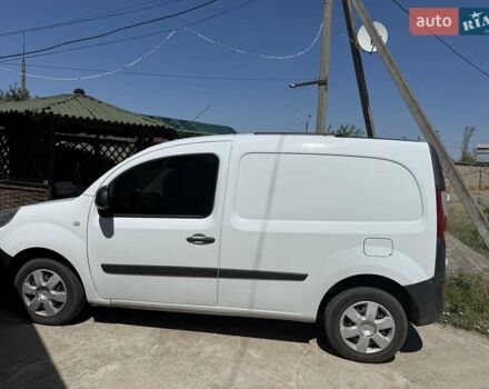 Белый Рено Кенгу, объемом двигателя 1.46 л и пробегом 263 тыс. км за 7700 $, фото 5 на Automoto.ua