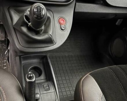 Белый Рено Кенгу, объемом двигателя 1.5 л и пробегом 199 тыс. км за 9999 $, фото 12 на Automoto.ua