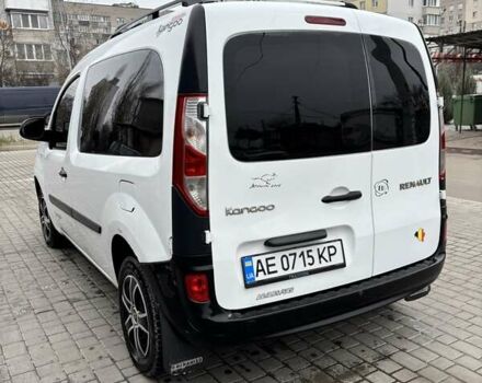Белый Рено Кенгу, объемом двигателя 1.5 л и пробегом 199 тыс. км за 9999 $, фото 4 на Automoto.ua