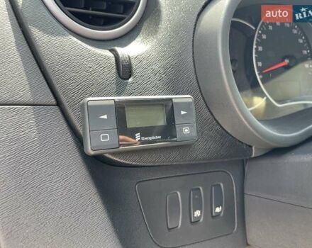 Белый Рено Кенгу, объемом двигателя 1.5 л и пробегом 220 тыс. км за 12200 $, фото 8 на Automoto.ua