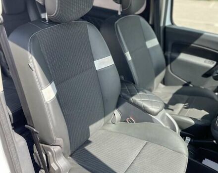 Белый Рено Кенгу, объемом двигателя 1.5 л и пробегом 220 тыс. км за 12200 $, фото 5 на Automoto.ua