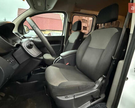 Белый Рено Кенгу, объемом двигателя 1.46 л и пробегом 131 тыс. км за 11900 $, фото 14 на Automoto.ua