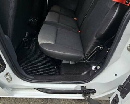 Білий Рено Кєнгу, об'ємом двигуна 1.46 л та пробігом 131 тис. км за 13300 $, фото 21 на Automoto.ua