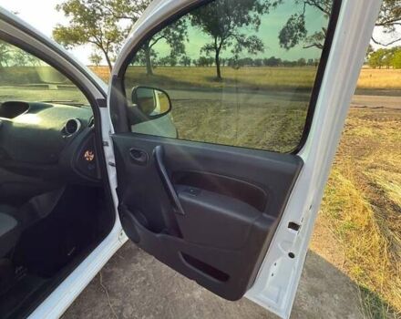 Білий Рено Кєнгу, об'ємом двигуна 1.5 л та пробігом 188 тис. км за 9000 $, фото 12 на Automoto.ua