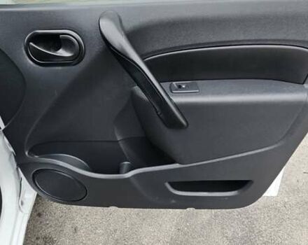 Білий Рено Кєнгу, об'ємом двигуна 1.46 л та пробігом 131 тис. км за 13300 $, фото 36 на Automoto.ua