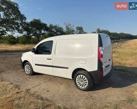 Білий Рено Кєнгу, об'ємом двигуна 1.5 л та пробігом 188 тис. км за 9000 $, фото 2 на Automoto.ua