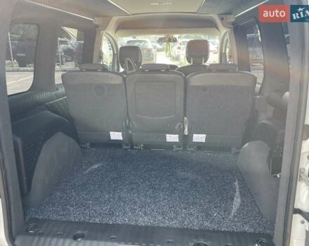 Белый Рено Кенгу, объемом двигателя 1.5 л и пробегом 220 тыс. км за 12200 $, фото 11 на Automoto.ua