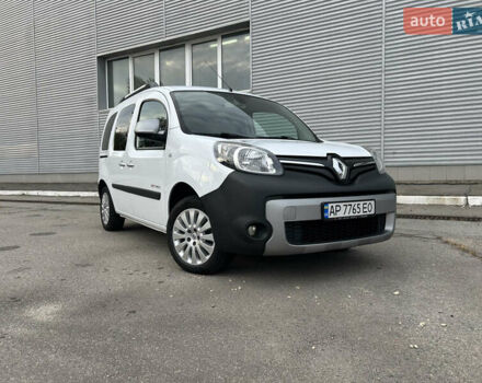 Рено Кенгу 2017 в Киеве на Automoto.ua Белый Рено Кенгу, объемом двигателя 1.5 л и пробегом 228 тыс. км за 12500 $, фото 5 на Automoto.ua