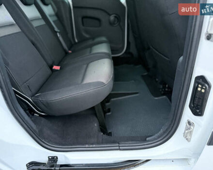 Белый Рено Кенгу, объемом двигателя 1.46 л и пробегом 201 тыс. км за 12700 $, фото 25 на Automoto.ua