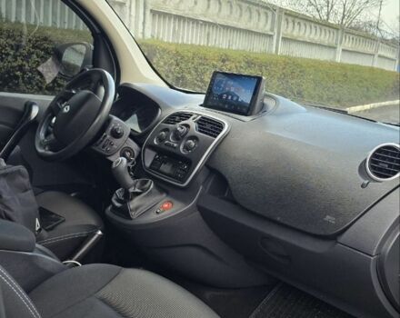 Білий Рено Кєнгу, об'ємом двигуна 1.5 л та пробігом 210 тис. км за 11200 $, фото 5 на Automoto.ua