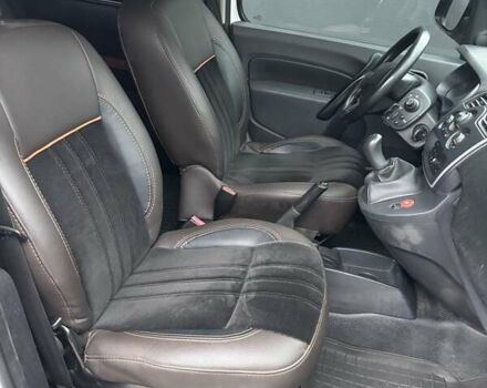 Белый Рено Кенгу, объемом двигателя 1.5 л и пробегом 199 тыс. км за 9999 $, фото 14 на Automoto.ua