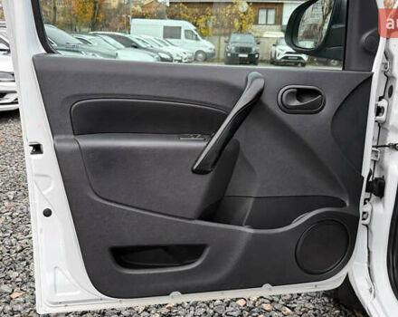 Белый Рено Кенгу, объемом двигателя 1.46 л и пробегом 131 тыс. км за 11900 $, фото 15 на Automoto.ua