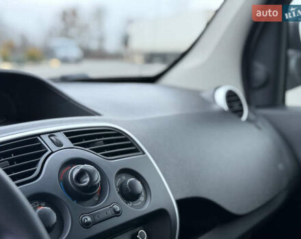 Белый Рено Кенгу, объемом двигателя 1.46 л и пробегом 201 тыс. км за 12700 $, фото 36 на Automoto.ua