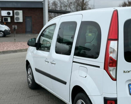 Белый Рено Кенгу, объемом двигателя 1.46 л и пробегом 201 тыс. км за 12700 $, фото 13 на Automoto.ua