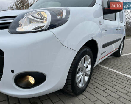 Білий Рено Кєнгу, об'ємом двигуна 1.5 л та пробігом 180 тис. км за 13700 $, фото 12 на Automoto.ua