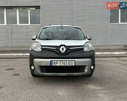Рено Кенгу 2017 в Киеве на Automoto.ua Белый Рено Кенгу, объемом двигателя 1.5 л и пробегом 228 тыс. км за 12500 $, фото 9 на Automoto.ua