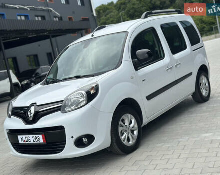Белый Рено Кенгу, объемом двигателя 1.5 л и пробегом 240 тыс. км за 12700 $, фото 3 на Automoto.ua