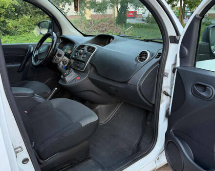 Белый Рено Кенгу, объемом двигателя 1.46 л и пробегом 269 тыс. км за 7700 $, фото 9 на Automoto.ua