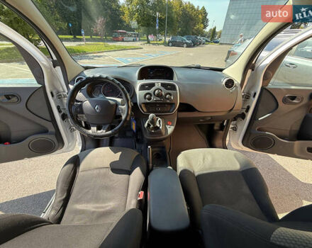 Рено Кенгу 2017 в Львове на Automoto.ua Белый Рено Кенгу, объемом двигателя 1.46 л и пробегом 259 тыс. км за 7400 $, фото 12 на Automoto.ua