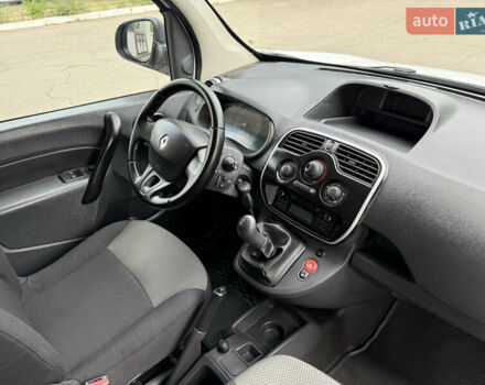 Белый Рено Кенгу, объемом двигателя 1.5 л и пробегом 117 тыс. км за 12999 $, фото 45 на Automoto.ua