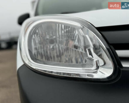 Белый Рено Кенгу, объемом двигателя 1.5 л и пробегом 71 тыс. км за 14700 $, фото 21 на Automoto.ua