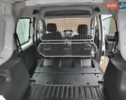 Белый Рено Кенгу, объемом двигателя 1.5 л и пробегом 200 тыс. км за 12900 $, фото 43 на Automoto.ua