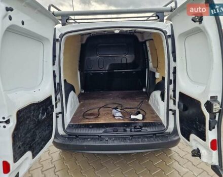 Белый Рено Кенгу, объемом двигателя 0 л и пробегом 105 тыс. км за 9100 $, фото 11 на Automoto.ua