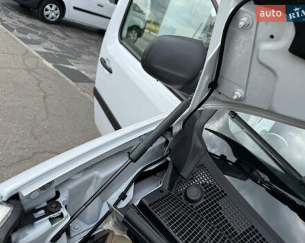 Белый Рено Кенгу, объемом двигателя 1.5 л и пробегом 117 тыс. км за 12999 $, фото 89 на Automoto.ua