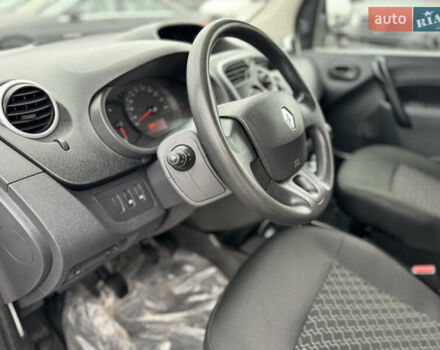 Белый Рено Кенгу, объемом двигателя 1.5 л и пробегом 71 тыс. км за 14700 $, фото 83 на Automoto.ua