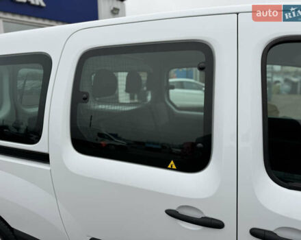 Белый Рено Кенгу, объемом двигателя 1.5 л и пробегом 71 тыс. км за 14700 $, фото 28 на Automoto.ua