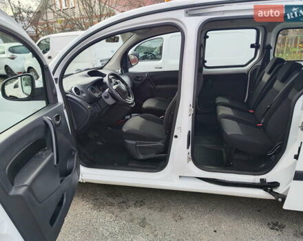 Білий Рено Кєнгу, об'ємом двигуна 0 л та пробігом 36 тис. км за 14200 $, фото 7 на Automoto.ua