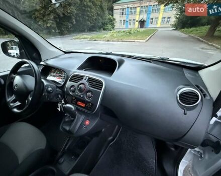 Белый Рено Кенгу, объемом двигателя 0 л и пробегом 41 тыс. км за 13800 $, фото 30 на Automoto.ua