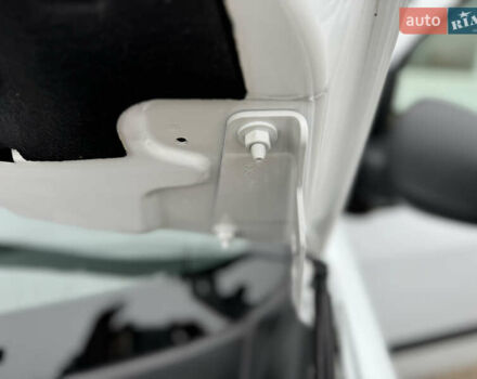 Белый Рено Кенгу, объемом двигателя 1.5 л и пробегом 71 тыс. км за 14700 $, фото 95 на Automoto.ua