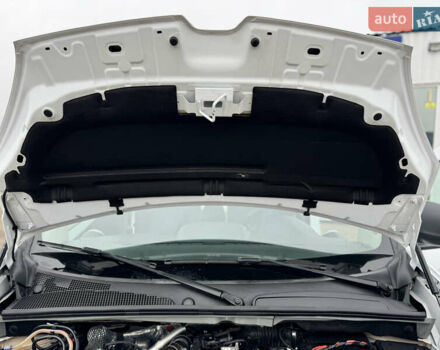 Белый Рено Кенгу, объемом двигателя 1.5 л и пробегом 71 тыс. км за 14700 $, фото 89 на Automoto.ua