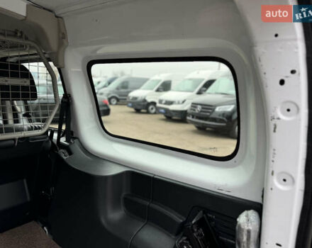 Белый Рено Кенгу, объемом двигателя 1.5 л и пробегом 71 тыс. км за 14700 $, фото 40 на Automoto.ua