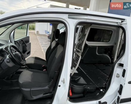 Белый Рено Кенгу, объемом двигателя 1.5 л и пробегом 117 тыс. км за 12999 $, фото 79 на Automoto.ua