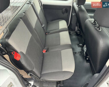 Белый Рено Кенгу, объемом двигателя 1.5 л и пробегом 71 тыс. км за 14700 $, фото 47 на Automoto.ua