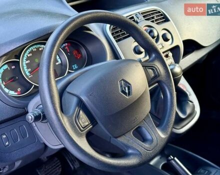 Белый Рено Кенгу, объемом двигателя 0 л и пробегом 75 тыс. км за 9999 $, фото 31 на Automoto.ua