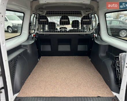 Белый Рено Кенгу, объемом двигателя 1.5 л и пробегом 71 тыс. км за 14700 $, фото 35 на Automoto.ua