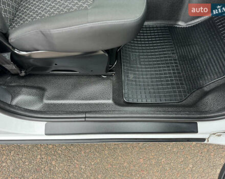 Белый Рено Кенгу, объемом двигателя 1.5 л и пробегом 71 тыс. км за 14700 $, фото 56 на Automoto.ua