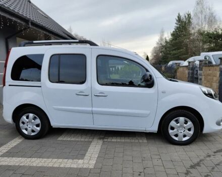 Белый Рено Кенгу, объемом двигателя 1.5 л и пробегом 125 тыс. км за 6170 $, фото 5 на Automoto.ua