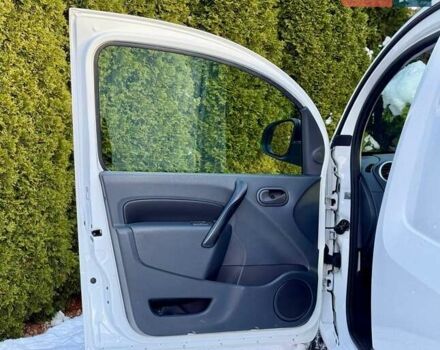 Белый Рено Кенгу, объемом двигателя 0 л и пробегом 75 тыс. км за 9999 $, фото 16 на Automoto.ua