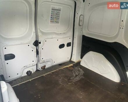 Білий Рено Кєнгу, об'ємом двигуна 0 л та пробігом 75 тис. км за 8500 $, фото 6 на Automoto.ua