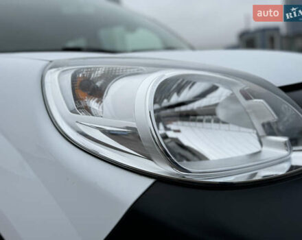 Белый Рено Кенгу, объемом двигателя 1.5 л и пробегом 71 тыс. км за 14700 $, фото 22 на Automoto.ua