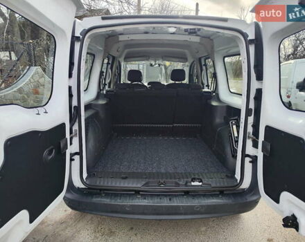 Білий Рено Кєнгу, об'ємом двигуна 0 л та пробігом 36 тис. км за 14200 $, фото 10 на Automoto.ua